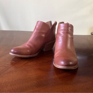 Sofft Chestnut Ankle Booties